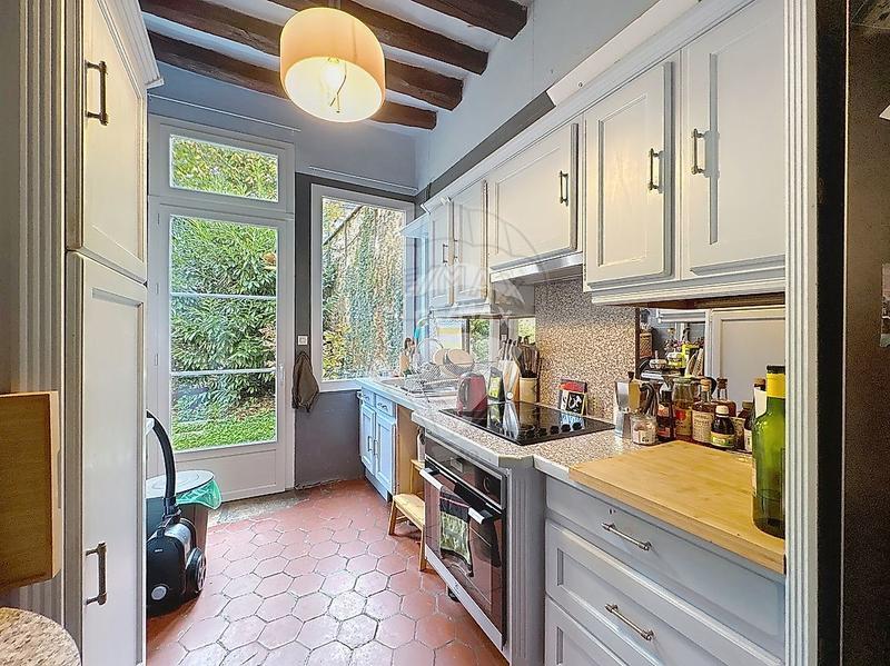 Maison de maîtres - 250 m² - 9 pièces