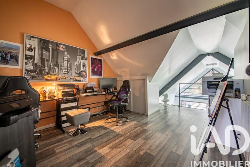 Maison - 210 m² - 9 pièces