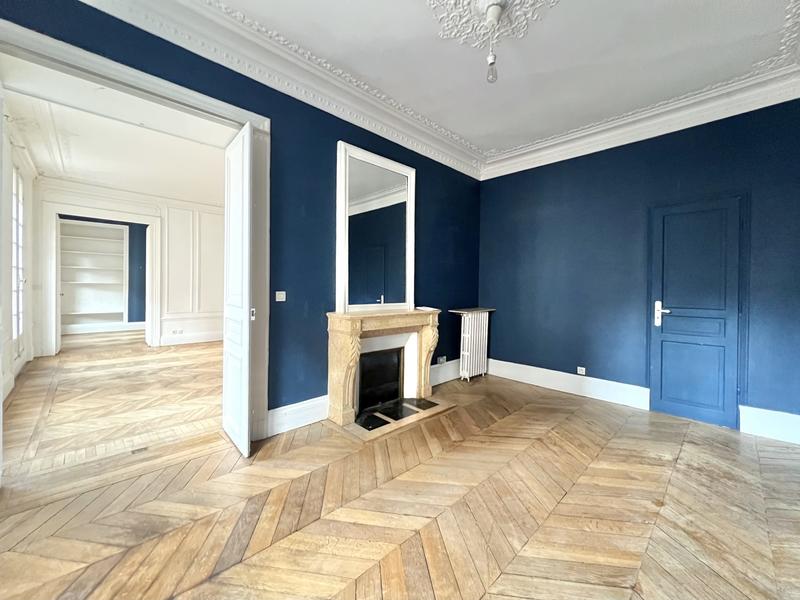 Appartement - 153 m² - 6 pièces