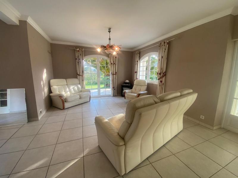 Maison - 205 m² - 7 pièces