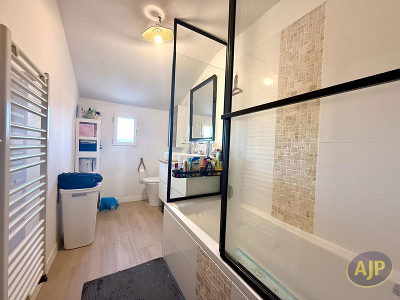 Maison - 104 m² - 6 pièces