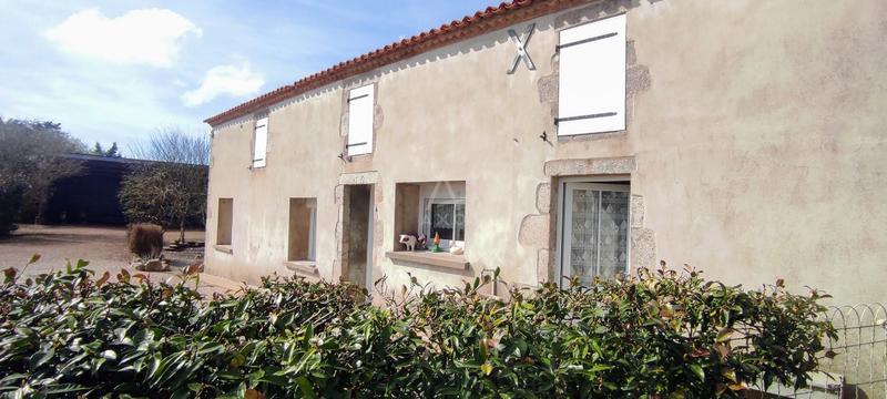 Maison en pierre - 65 m² - 11 pièces