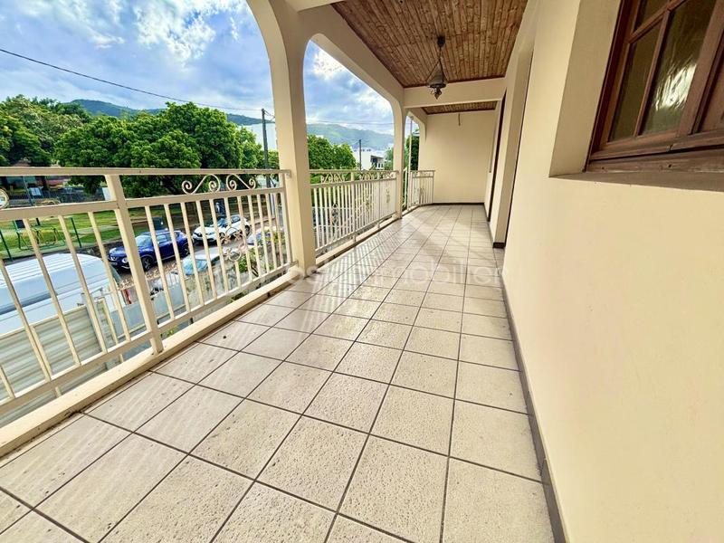 Maison - 200 m² - 7 pièces