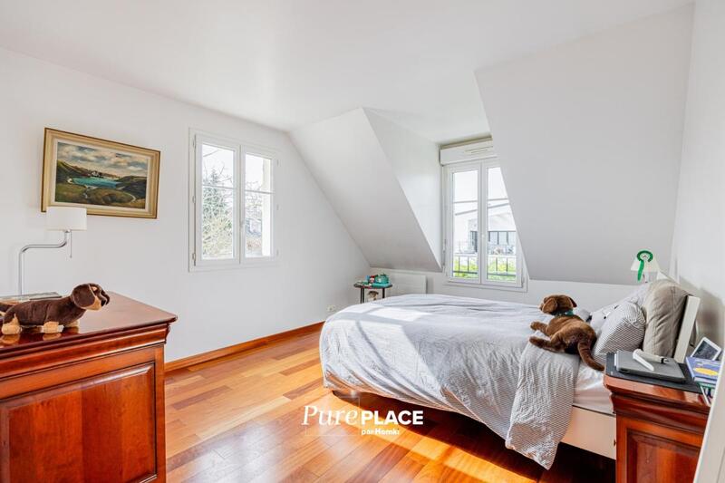 Maison - 203 m² - 8 pièces