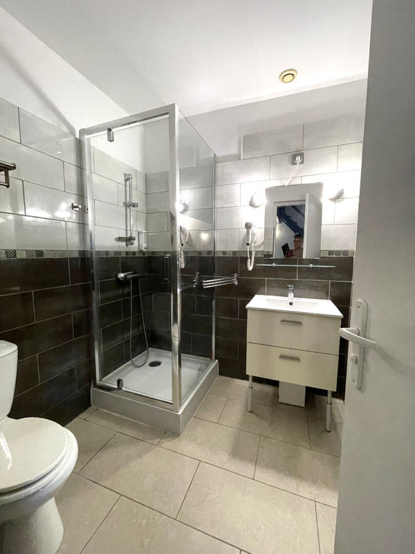 Maison - 280 m² - 8 pièces