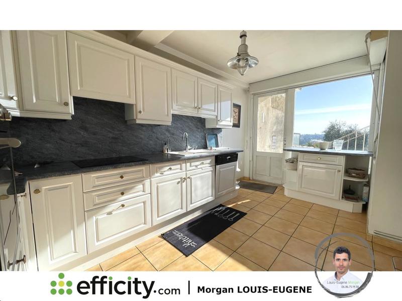 Maison - 272 m² - 8 pièces