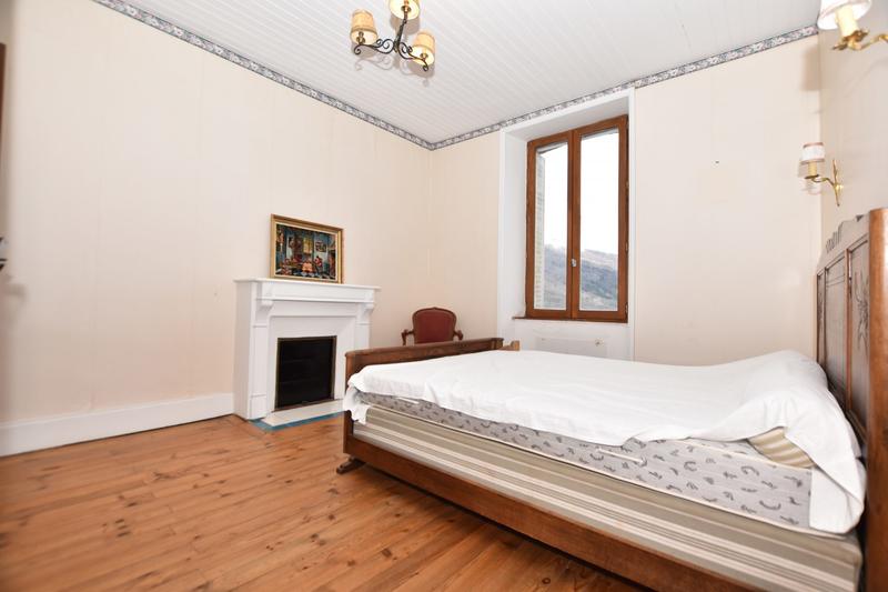 Maison - 218 m² - 12 pièces