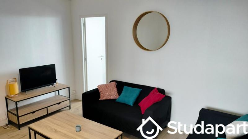 Chambre - 12 m² - 1 pièce