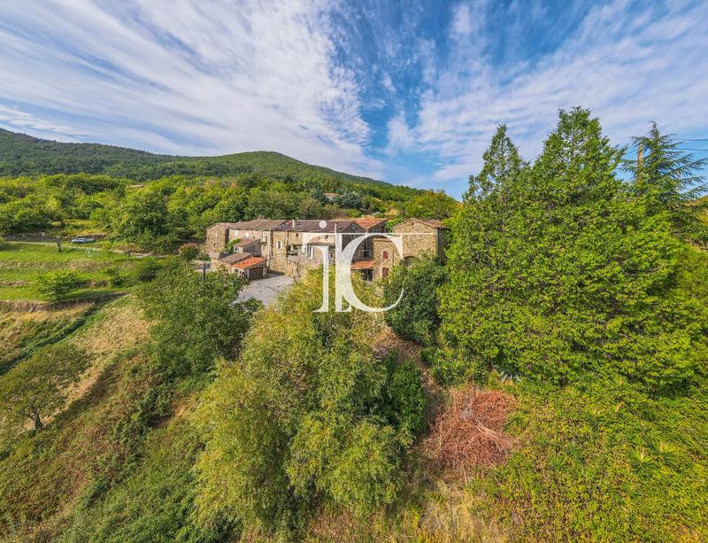 Maison en pierre - 90 m² - 5 pièces