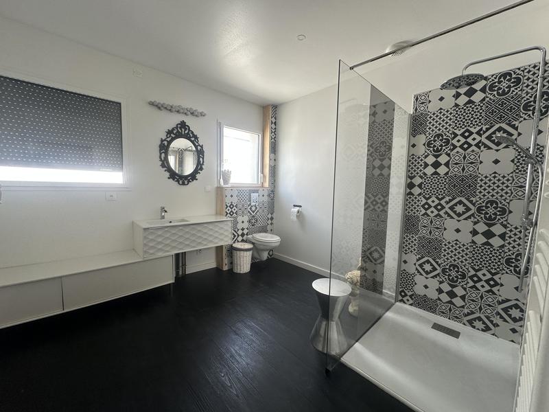 Maison - 206 m² - 7 pièces