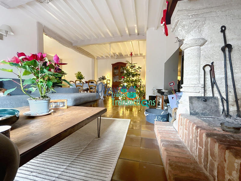 Maison - 236 m² - 7 pièces