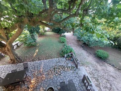 Maison de village - 341 m² - 12 pièces