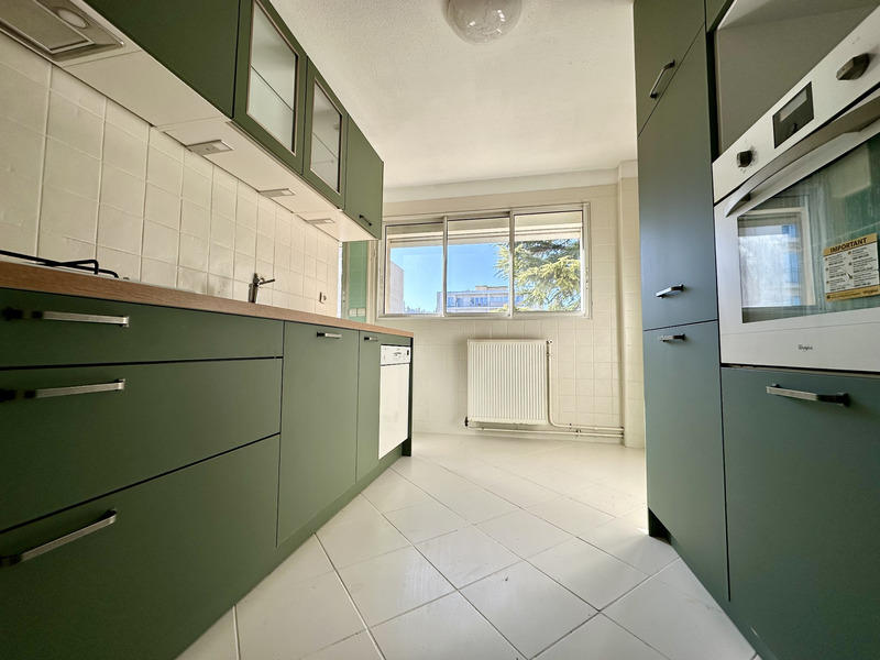 Appartement - 102 m² - 5 pièces