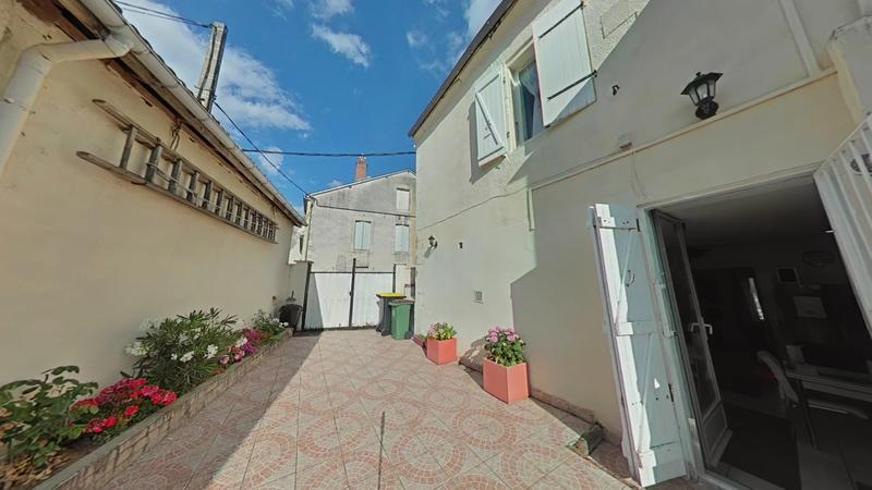 Maison - 180 m² - 7 pièces