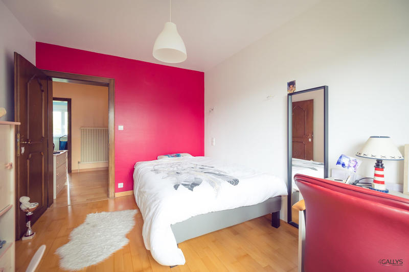 Maison - 183 m² - 7 pièces