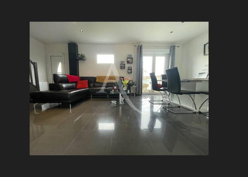 Maison - 104 m² - 4 pièces