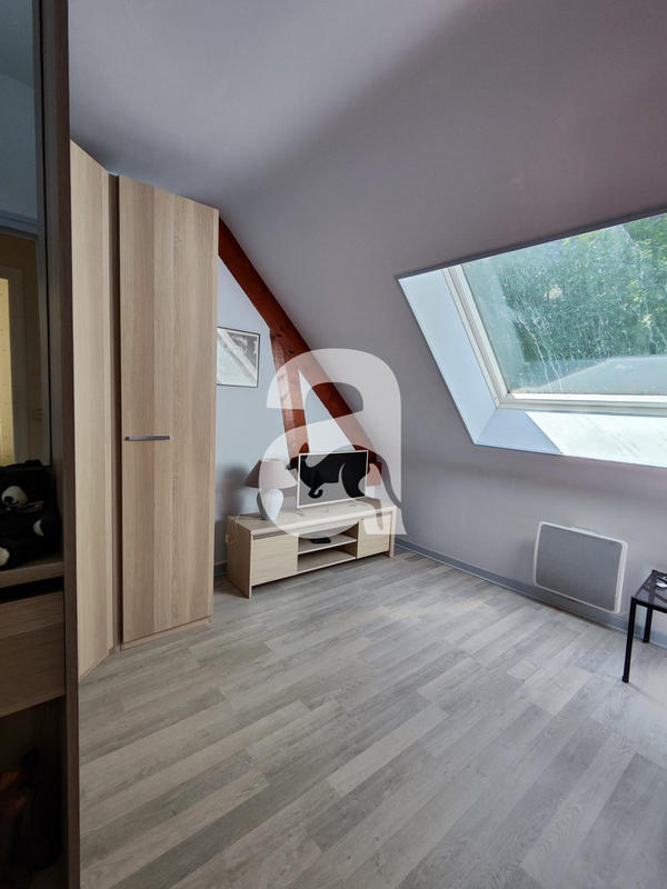 Maison traditionnelle - 147 m² - 6 pièces