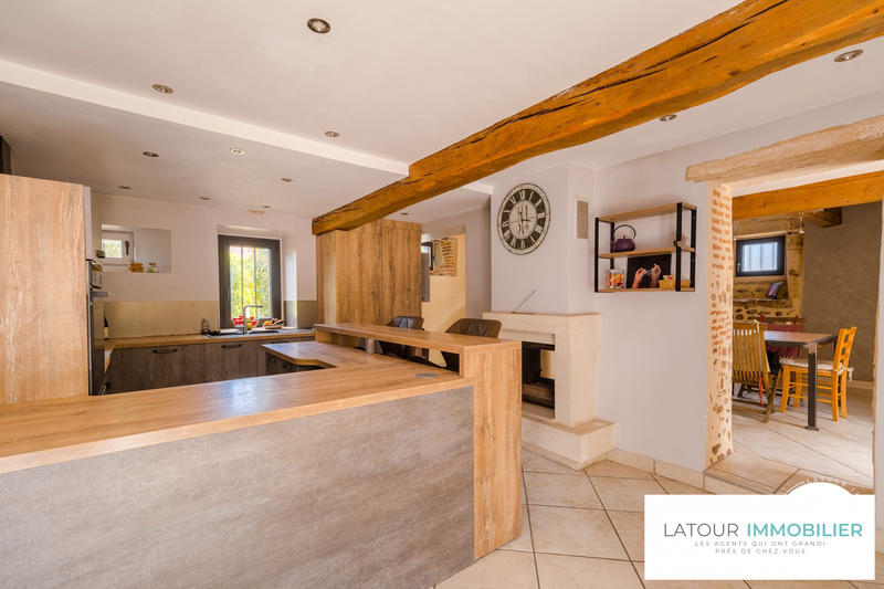 Maison - 220 m² - 10 pièces