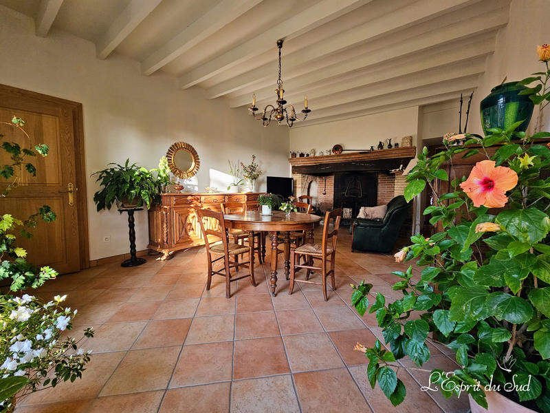 Maison - 184 m² - 8 pièces