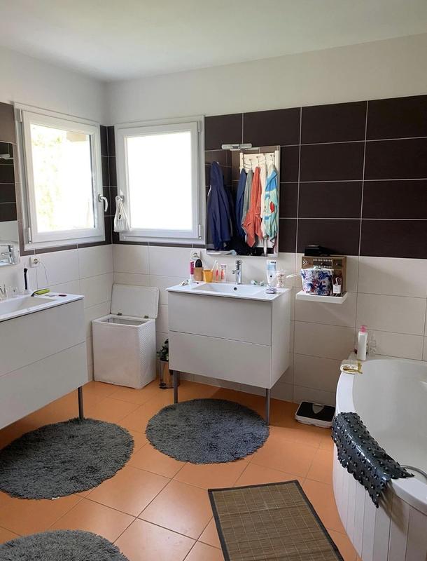 Maison - 226 m² - 8 pièces