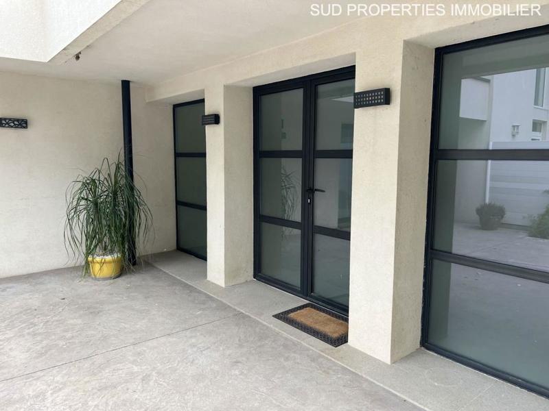 Maison - 210 m² - 6 pièces