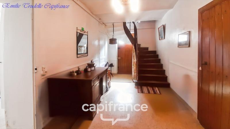 Maison - 208 m² - 8 pièces