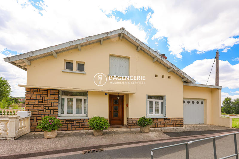 Maison traditionnelle - 104 m² - 4 pièces