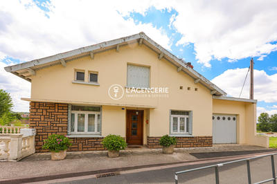 Maison traditionnelle - 104 m² - 4 pièces