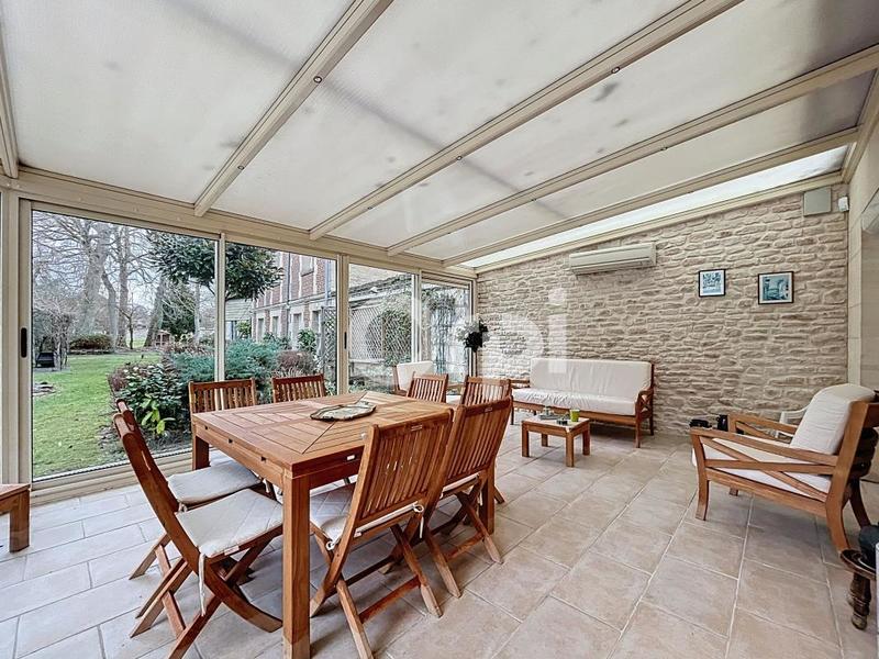 Maison - 327 m² - 6 pièces