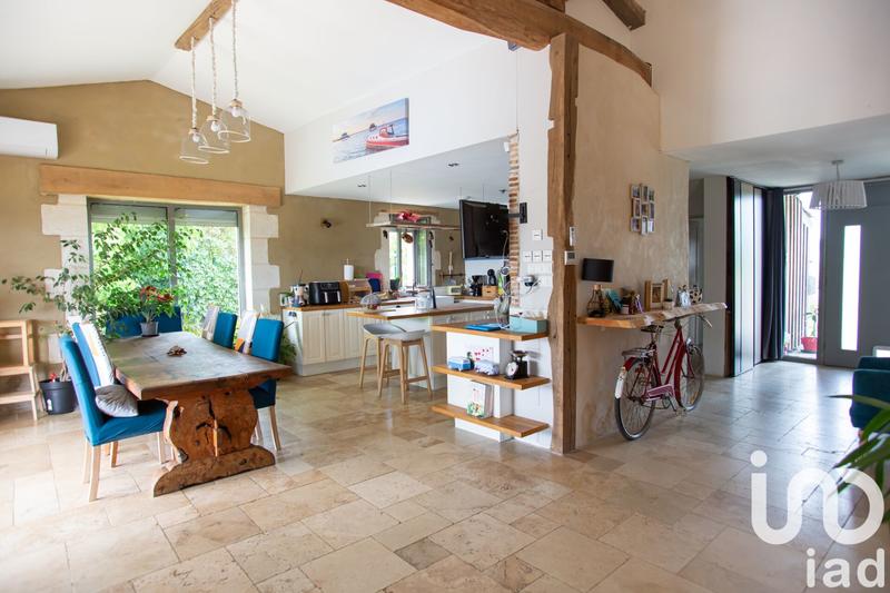 Maison - 207 m² - 7 pièces