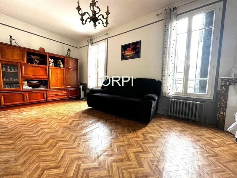 Maison - 270 m² - 5 pièces