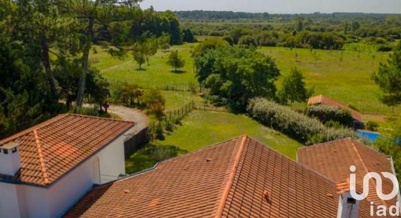 Maison - 263 m² - 8 pièces