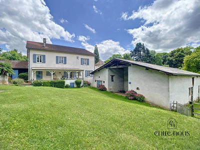 Maison - 254 m² - 9 pièces