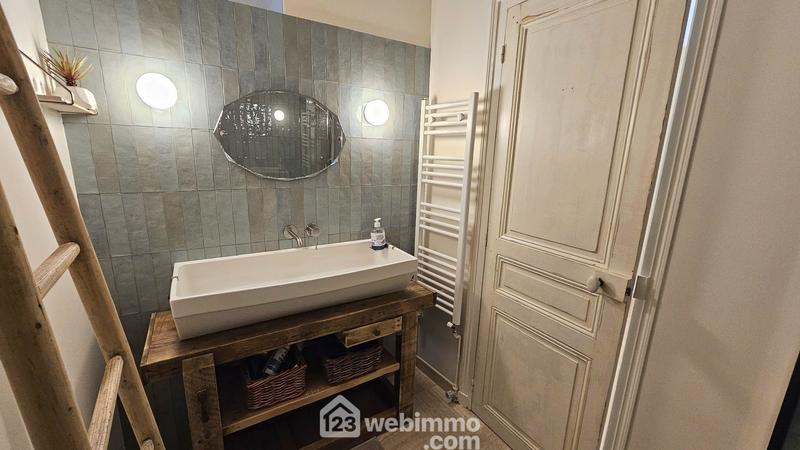 Maison - 230 m² - 9 pièces