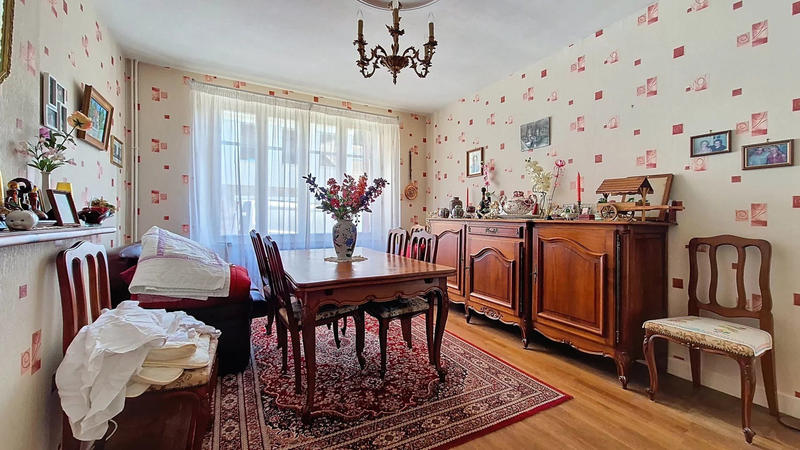 Maison traditionnelle - 127 m² - 7 pièces