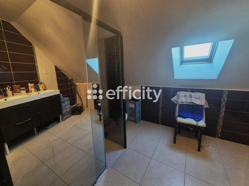 Maison - 171 m² - 7 pièces