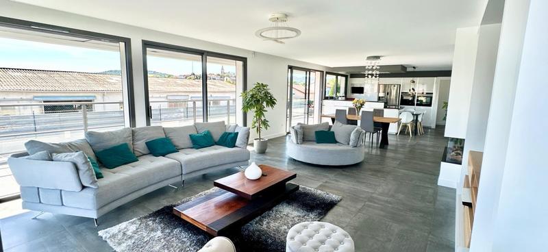 Maison - 161 m² - 5 pièces