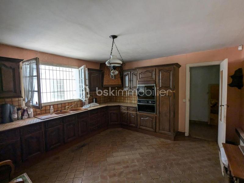 Maison traditionnelle - 250 m² - 11 pièces