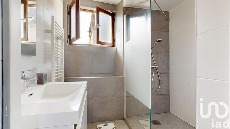 Maison - 203 m² - 8 pièces