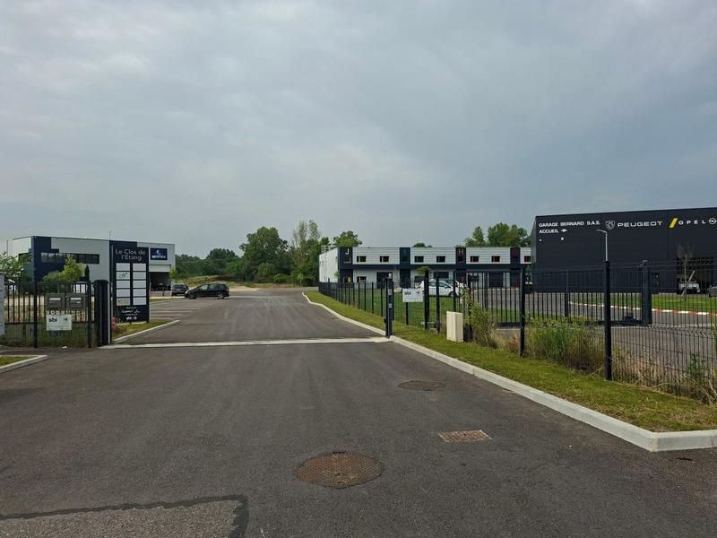 Entrepôt - 91 m² - 2 pièces