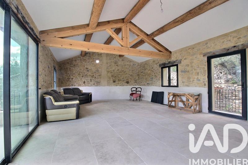 Maison - 220 m² - 8 pièces