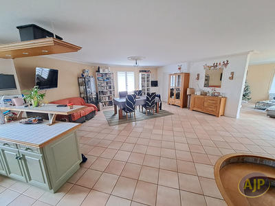 Maison - 166 m² - 6 pièces