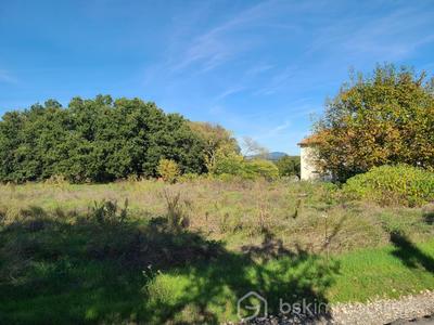 Terrain constructible - 940 m²