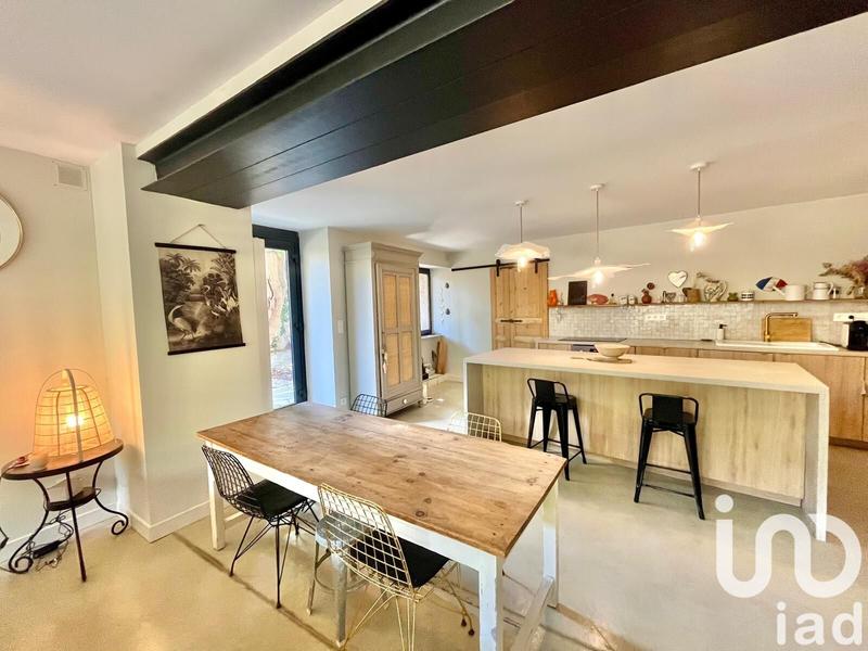 Maison - 212 m² - 7 pièces