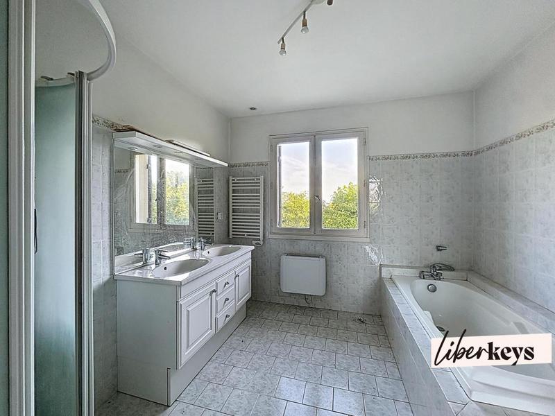 Maison - 160 m² - 7 pièces