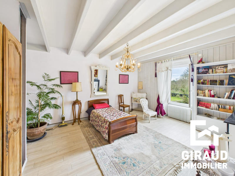 Maison - 208 m² - 7 pièces