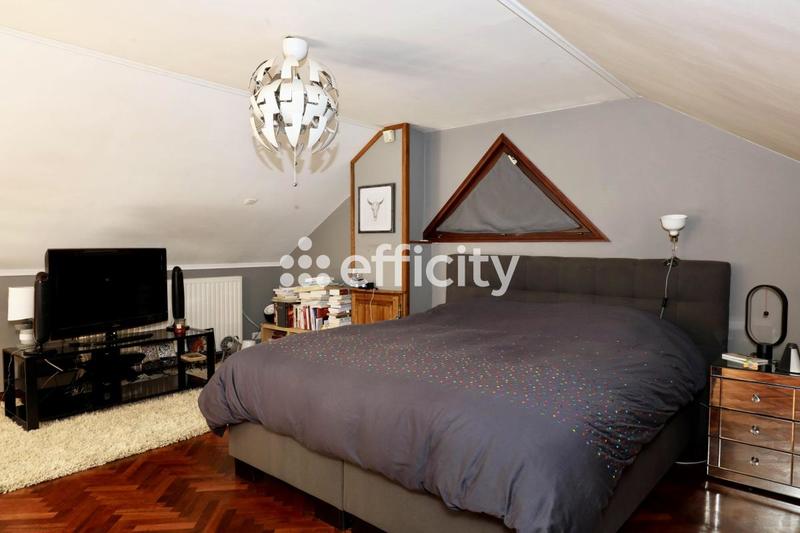 Maison - 166 m² - 5 pièces