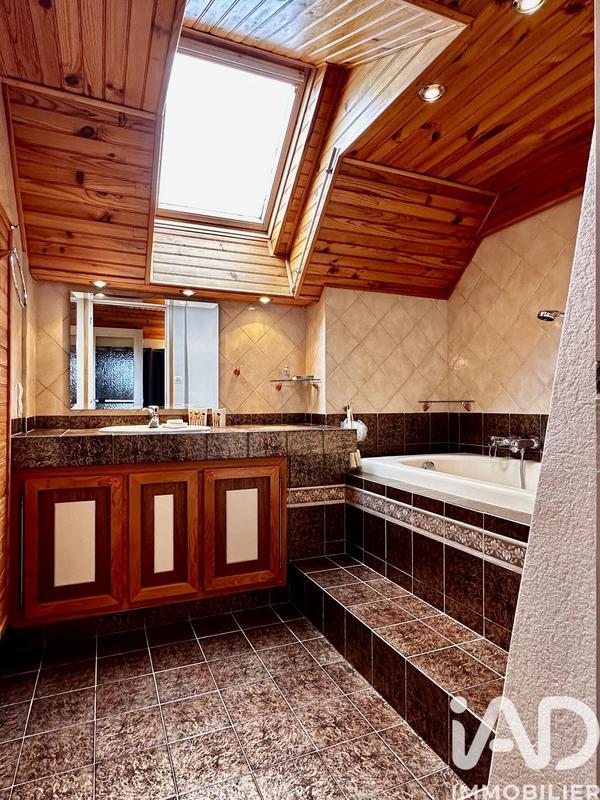 Maison - 111 m² - 5 pièces