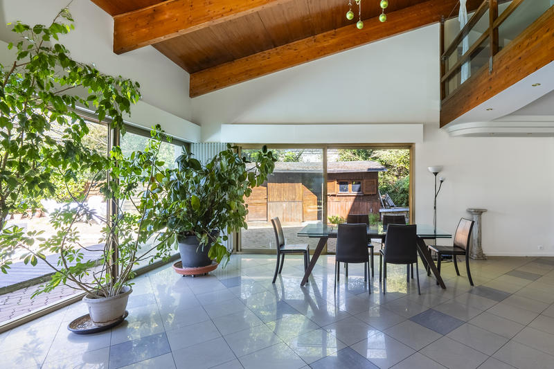 Maison - 753 m² - 15 pièces