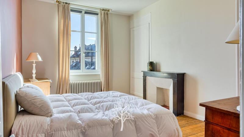 Maison bourgeoise - 311 m² - 8 pièces